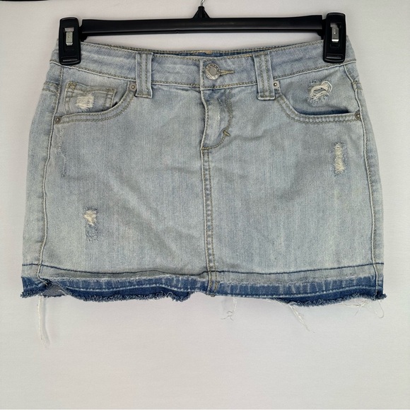 SO Women's Distressed Light Wash Denim Mini Skirt - Picture 5 of 9